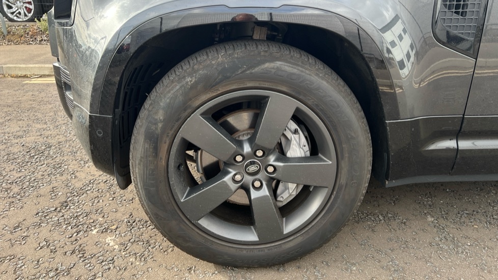 Used Land Rover Defender 2024 for sale - 76623438: Photo 27