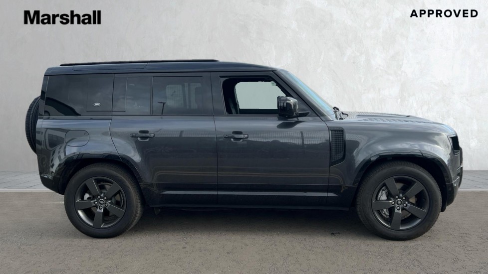 Used Land Rover Defender 2024 for sale - 76623438: Photo 5