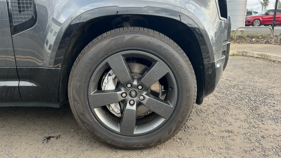 Used Land Rover Defender 2024 for sale - 76623438: Photo 8