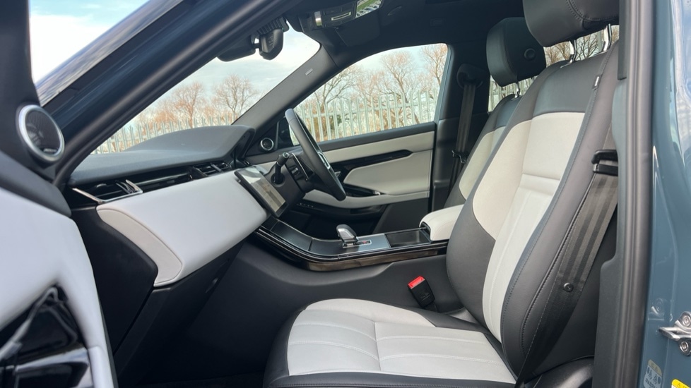 Used Land Rover Range Rover Evoque 2025 for sale - 76971326: Photo 3