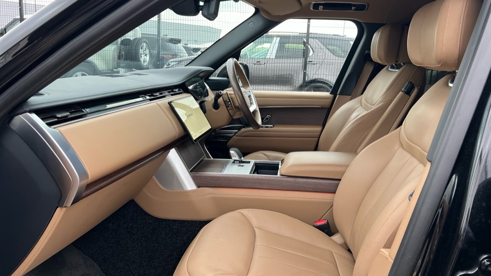Used Land Rover Range Rover 2024 for sale - 76941074: Photo 3