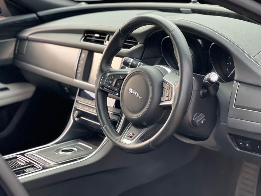 Used Jaguar XF 2016 for sale - 77539328: Photo 10