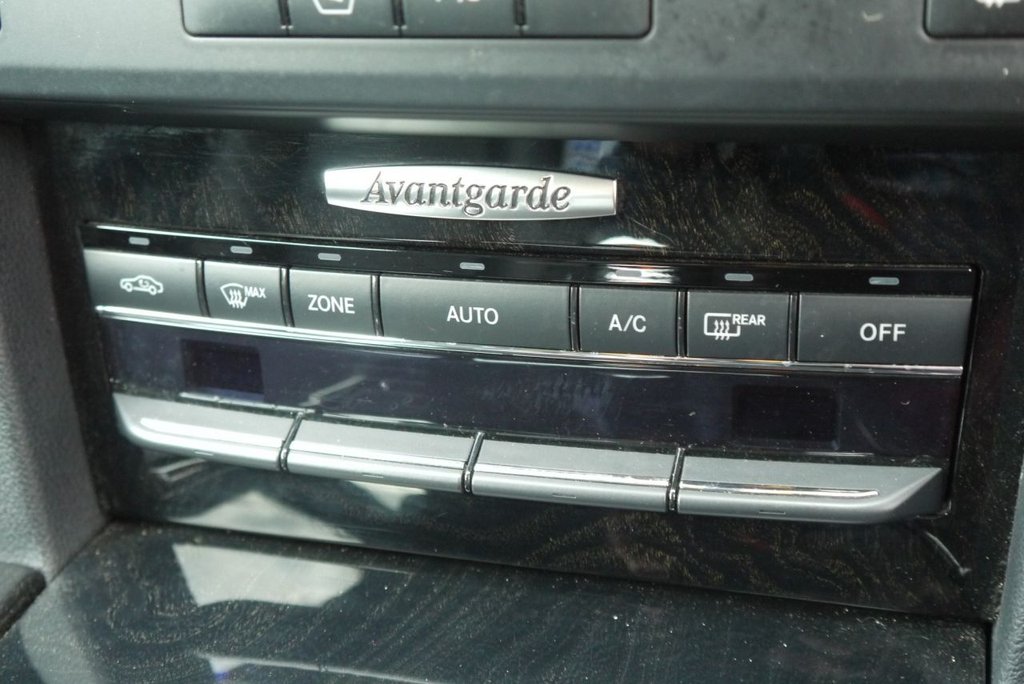 Used Mercedes-Benz E Class 2011 for sale - 77539297: Photo 41