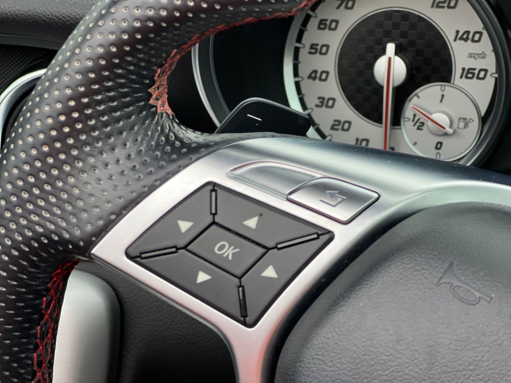 Used Mercedes-Benz SLK 2013 for sale - 77539331: Photo 34