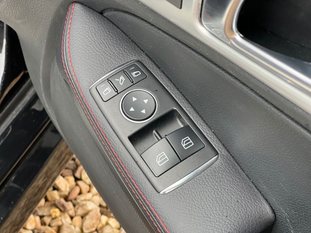 Used Mercedes-Benz SLK 2013 for sale - 77539331: Photo 43