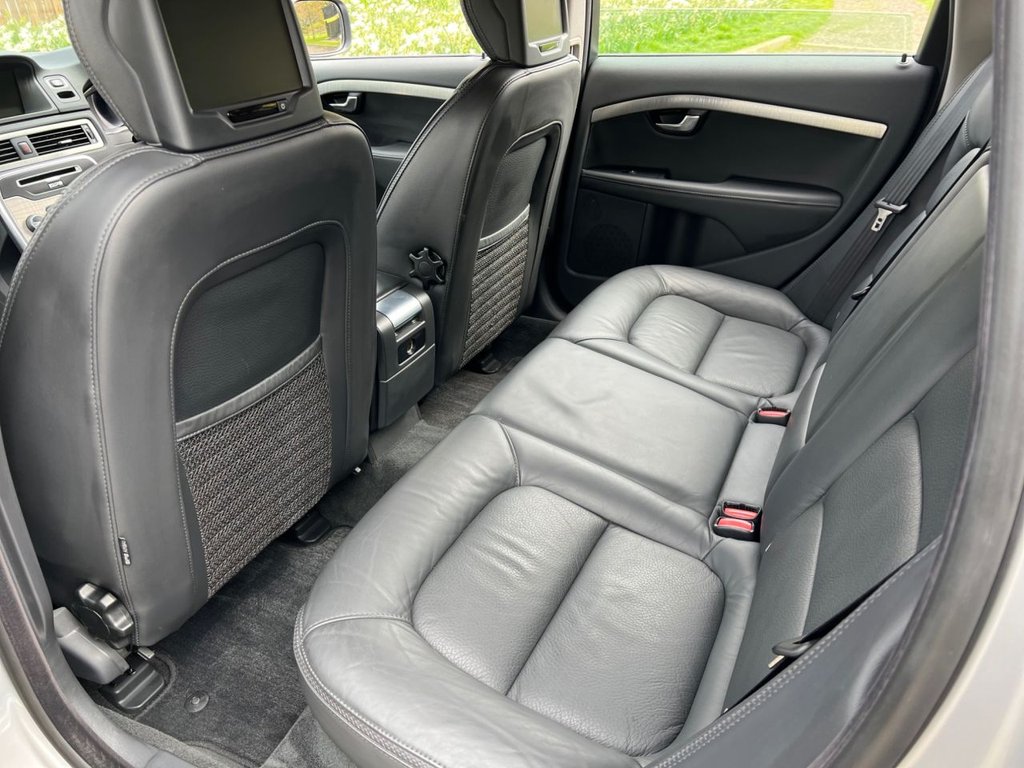 Used Volvo XC70 2013 for sale - 77539302: Photo 34