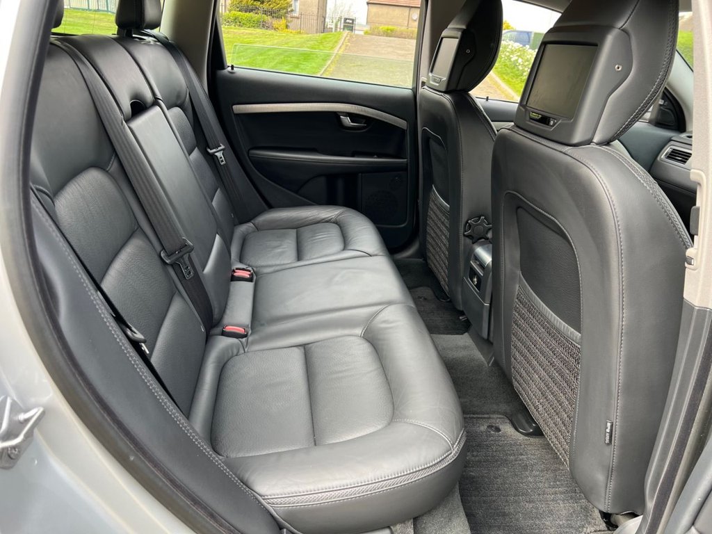 Used Volvo XC70 2013 for sale - 77539302: Photo 37