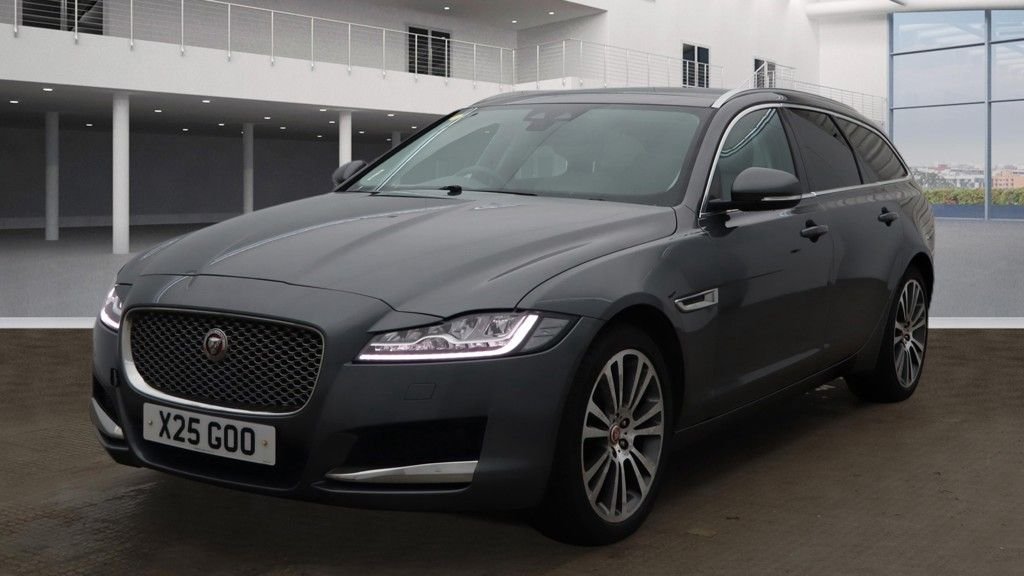Used Jaguar XF 2018 for sale - 77594459: Photo 2