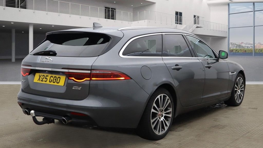 Used Jaguar XF 2018 for sale - 77594459: Photo 5