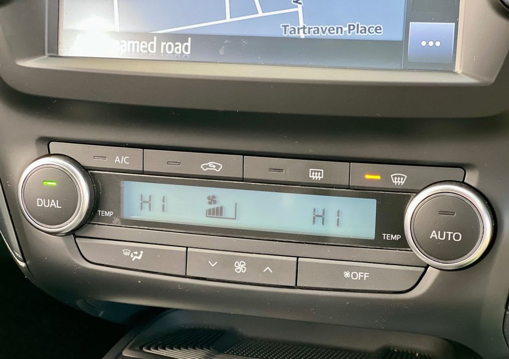 Used Toyota Avensis 2017 for sale - 77539322: Photo 42