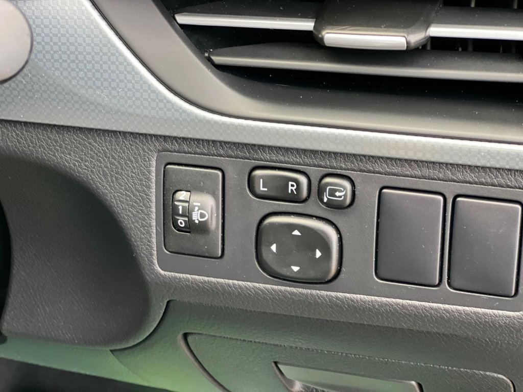 Used Toyota Avensis 2017 for sale - 77539322: Photo 45