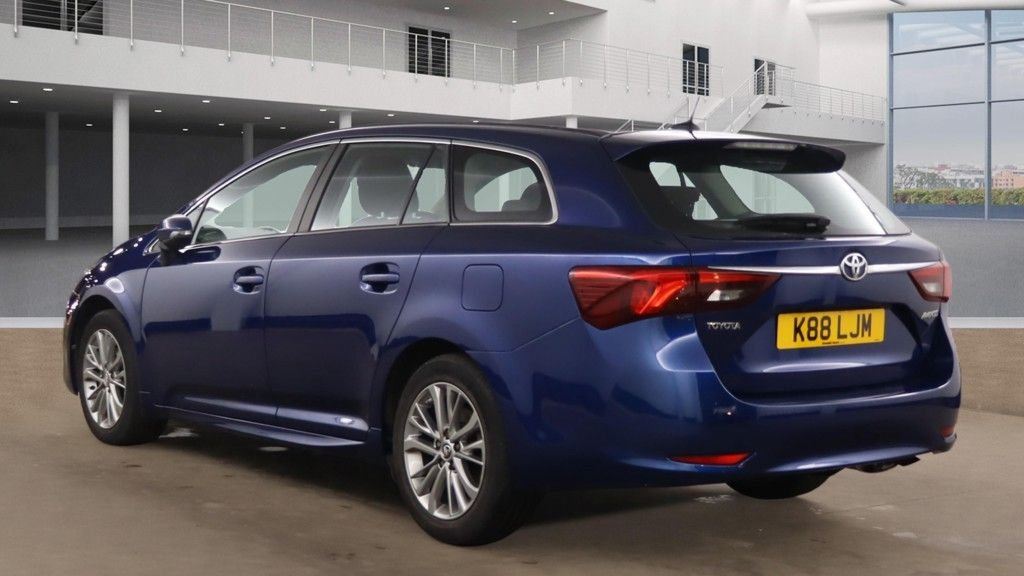 Used Toyota Avensis 2016 for sale - 77539336: Photo 4