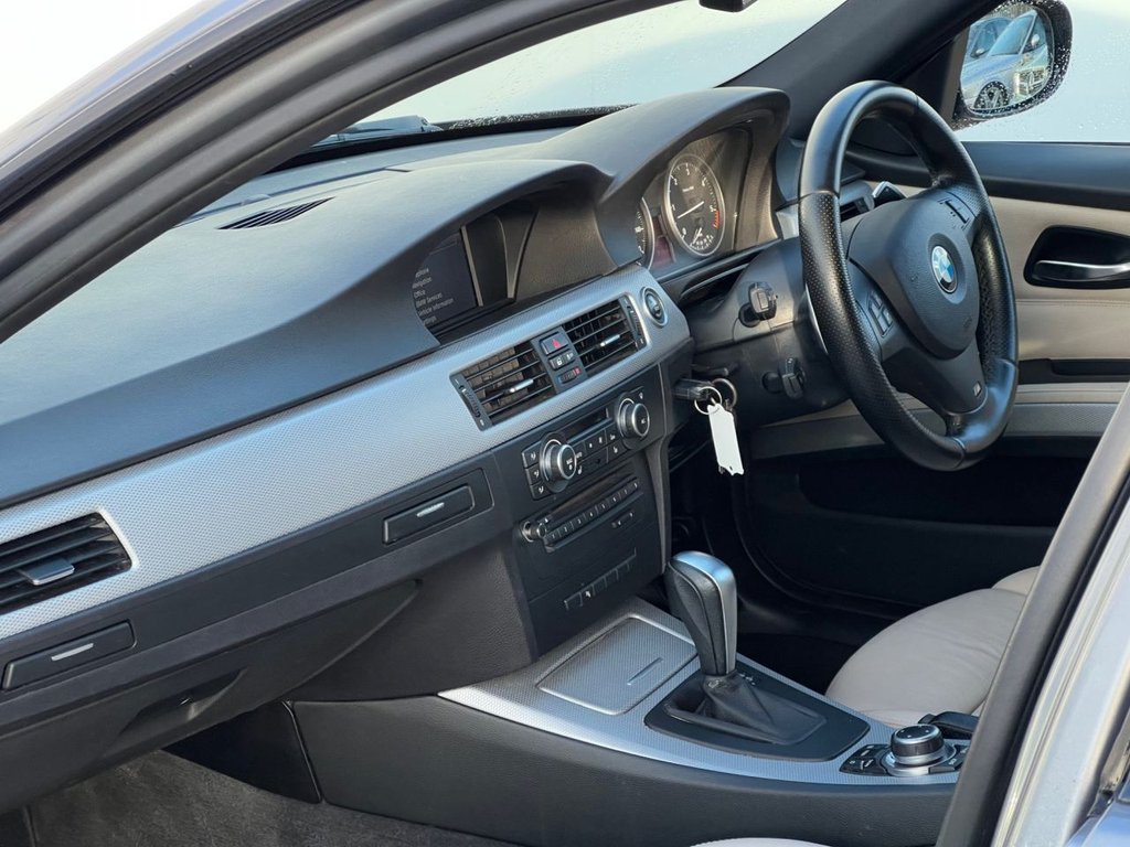 Used BMW 3 Series 2011 for sale - 77539310: Photo 10