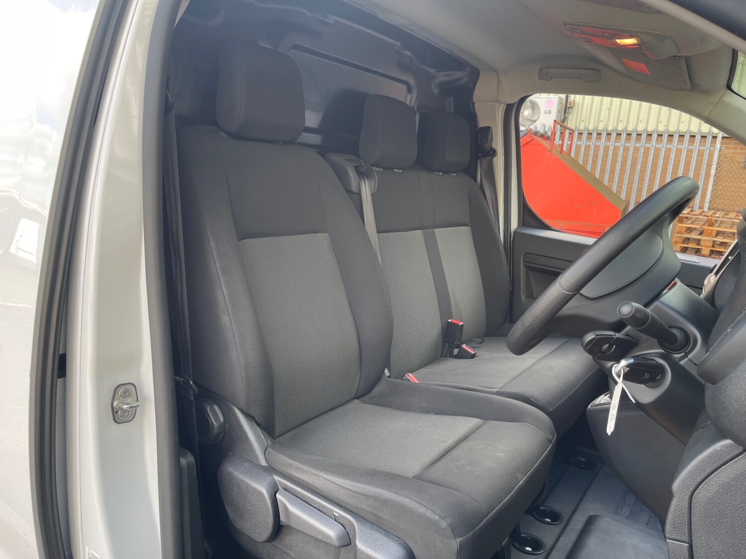 Used Citroen Dispatch 2023 for sale - 77452904: Photo 8