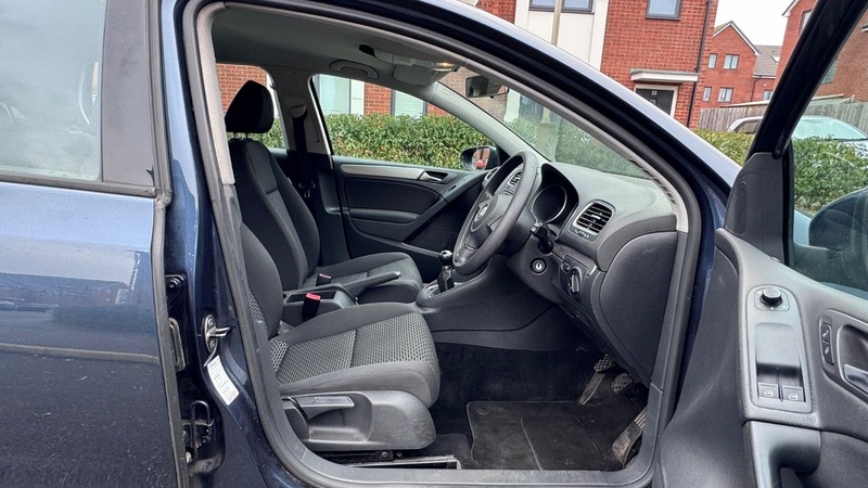 Used Volkswagen Golf 2010 for sale - 77766052: Photo 9