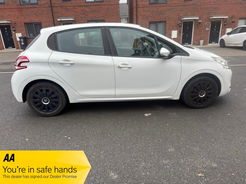 Used Peugeot 208 2013 for sale - 77720695: Photo 5