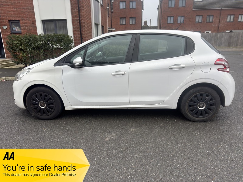 Used Peugeot 208 2013 for sale - 77720695: Photo 6