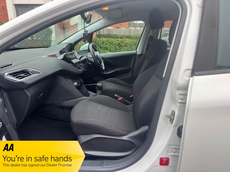 Used Peugeot 208 2013 for sale - 77720695: Photo 9