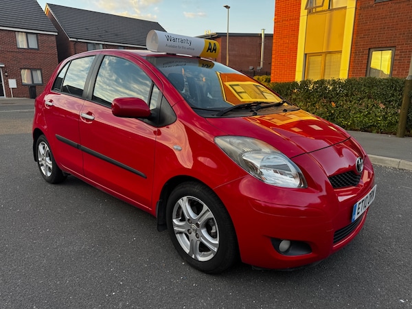 Used Toyota Yaris 2010 for sale - 76192521: Photo 2