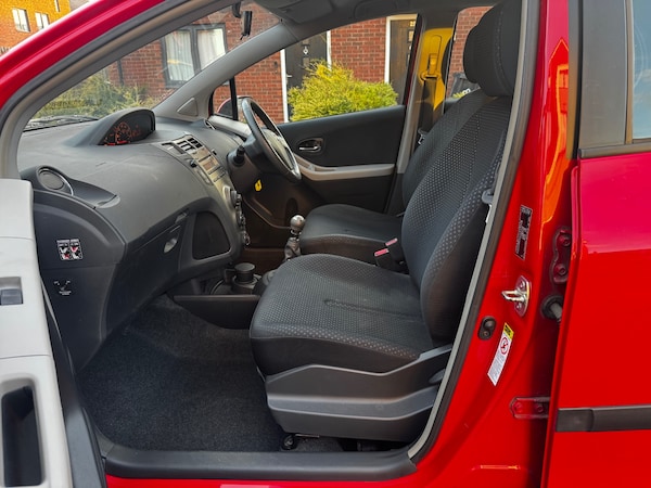 Used Toyota Yaris 2010 for sale - 76192521: Photo 9
