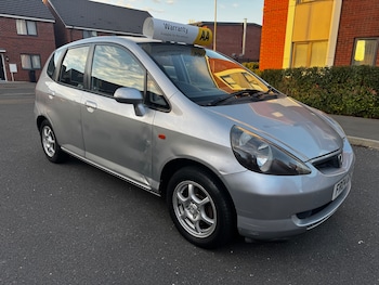 Used Honda Jazz 2004 for sale - 76192556: Photo 2