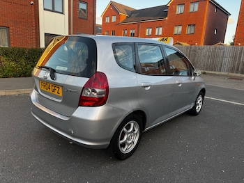 Used Honda Jazz 2004 for sale - 76192556: Photo 4