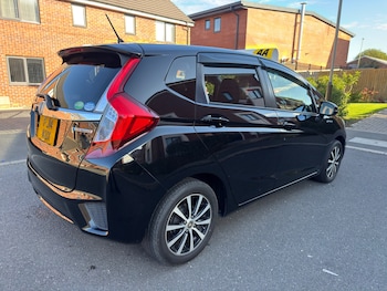 Used Honda Jazz 2014 for sale - 76115274: Photo 2