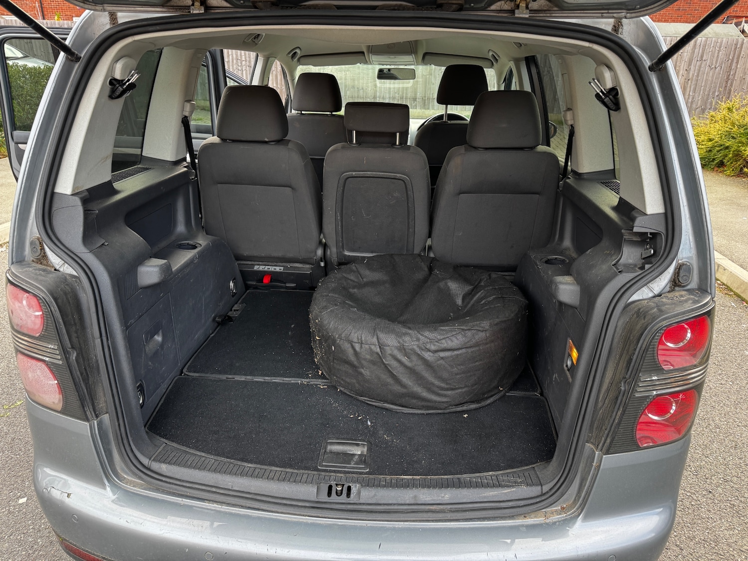 Used Volkswagen Touran 2010 for sale - 76611807: Photo 11