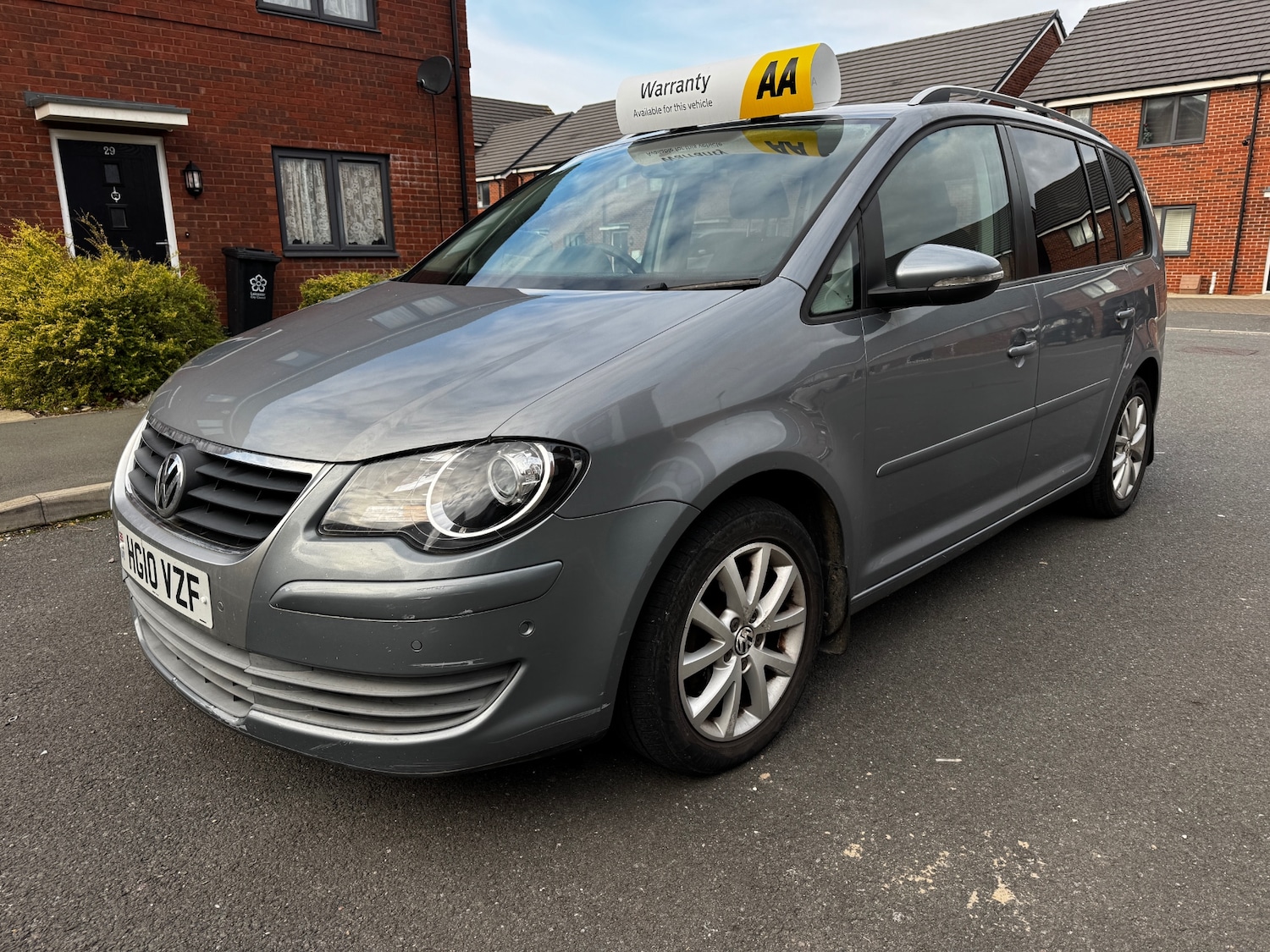 Used Volkswagen Touran 2010 for sale - 76611807: Photo 3