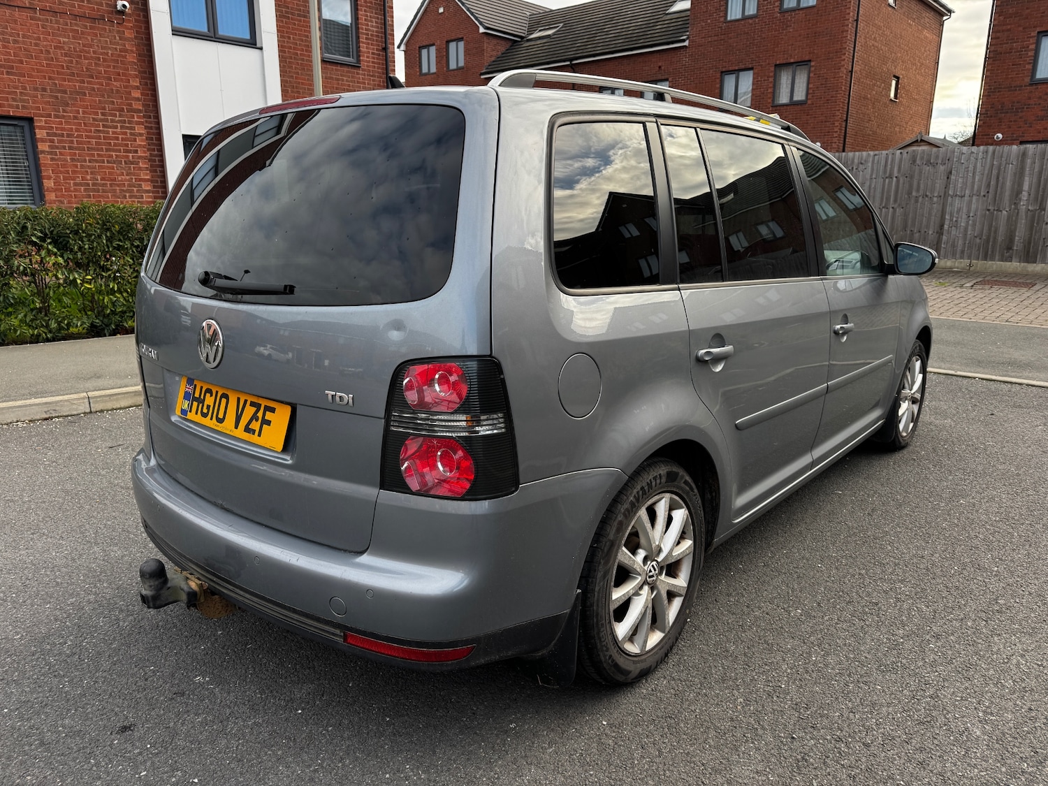 Used Volkswagen Touran 2010 for sale - 76611807: Photo 4