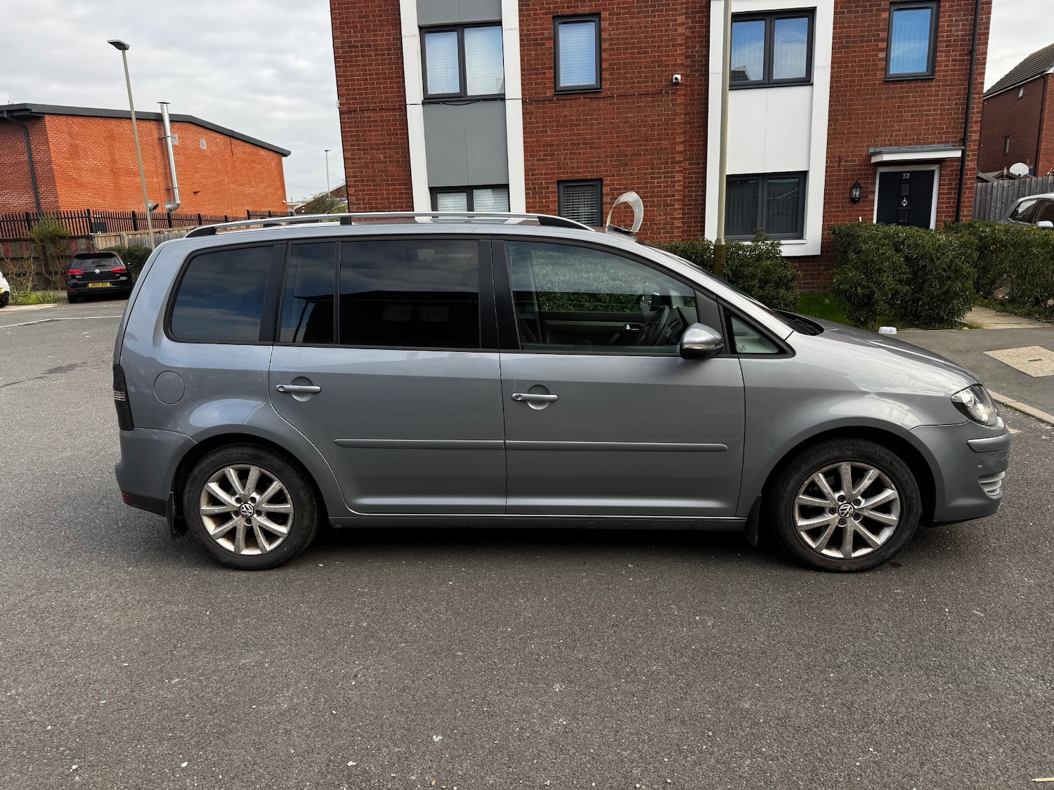 Used Volkswagen Touran 2010 for sale - 76611807: Photo 7