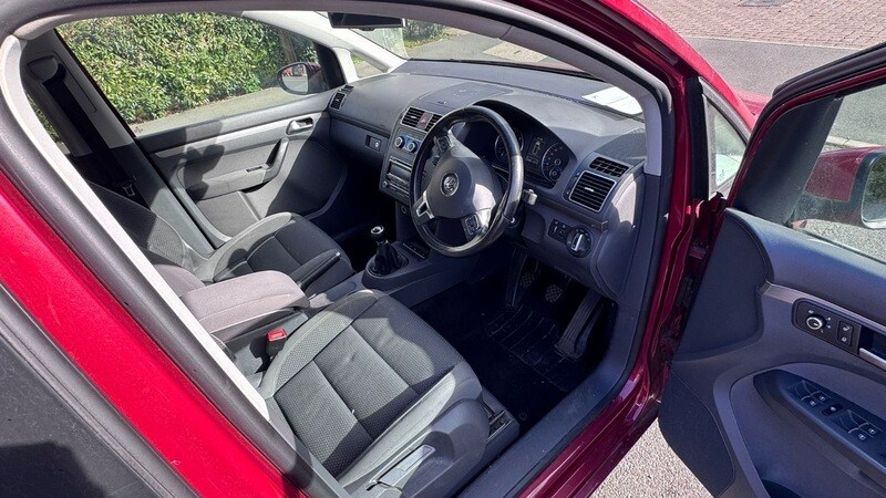 Used Volkswagen Touran 2012 for sale - 77851006: Photo 9