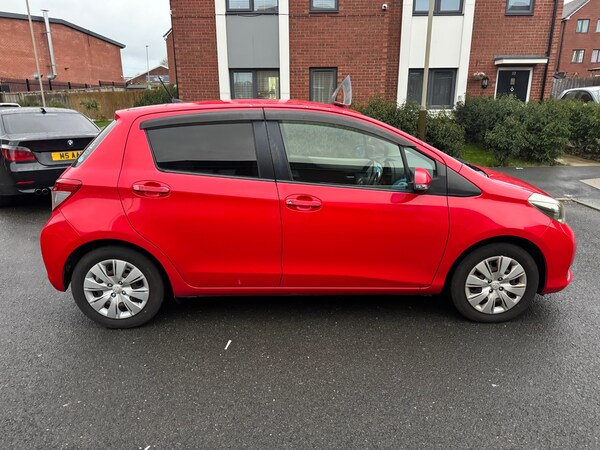 Used Toyota Yaris 2011 for sale - 74231539: Photo 4