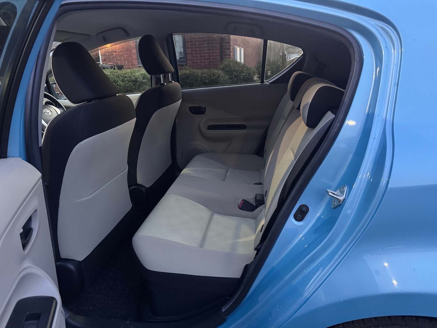 Used Toyota Aqua 2014 for sale - 76748685: Photo 11