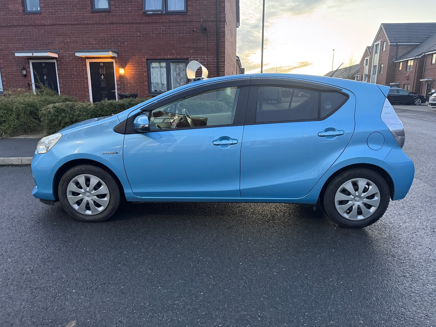 Used Toyota Aqua 2014 for sale - 76748685: Photo 4