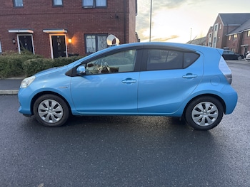 Used Toyota Aqua 2014 for sale - 76748685: Photo