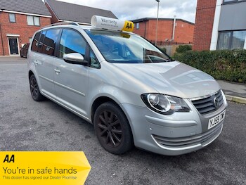 Used Volkswagen Touran 2010 for sale - 78272986: Photo