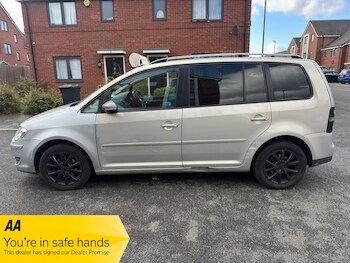 Used Volkswagen Touran 2010 for sale - 78272986: Photo