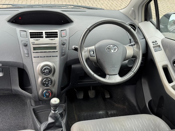 Used Toyota Yaris 2009 for sale - 76172559: Photo 10