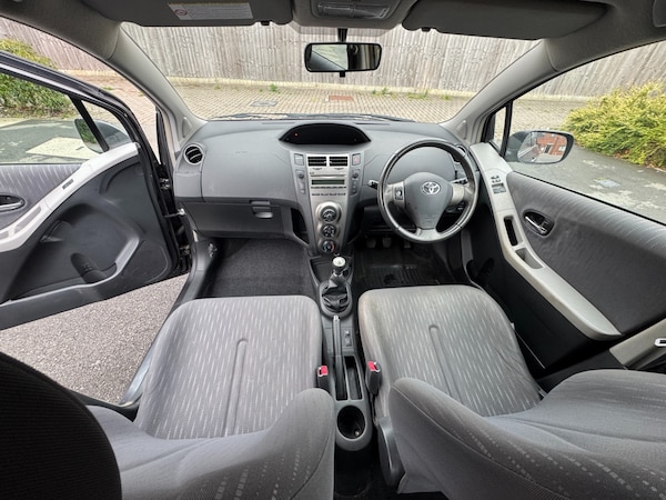 Used Toyota Yaris 2009 for sale - 76172559: Photo 11
