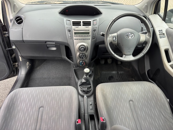Used Toyota Yaris 2009 for sale - 76172559: Photo 8