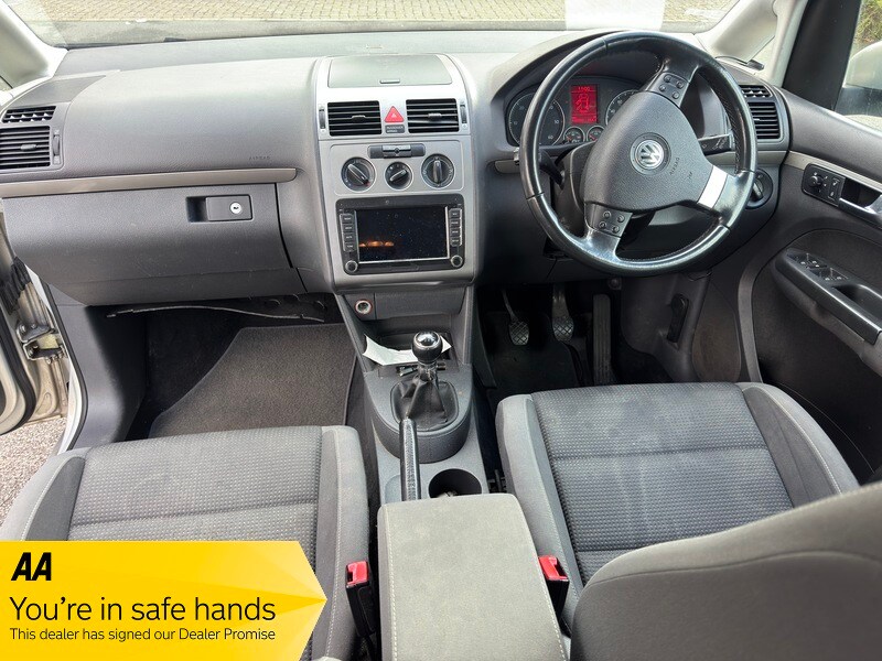 Used Volkswagen Touran 2010 for sale - 77720777: Photo 10