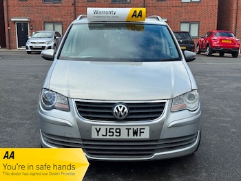 Used Volkswagen Touran 2010 for sale - 77720777: Photo