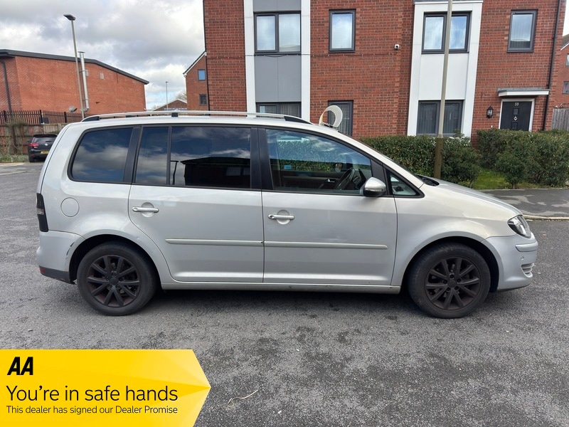 Used Volkswagen Touran 2010 for sale - 77720777: Photo 5