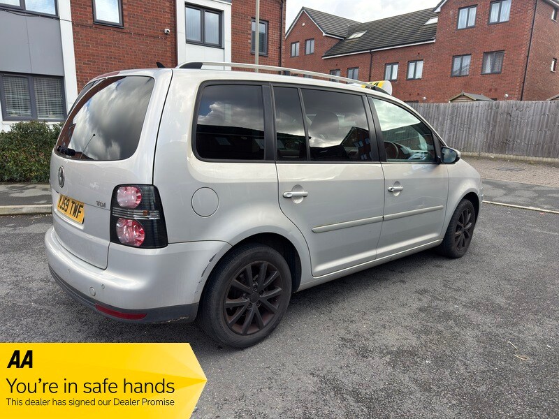 Used Volkswagen Touran 2010 for sale - 77720777: Photo 6