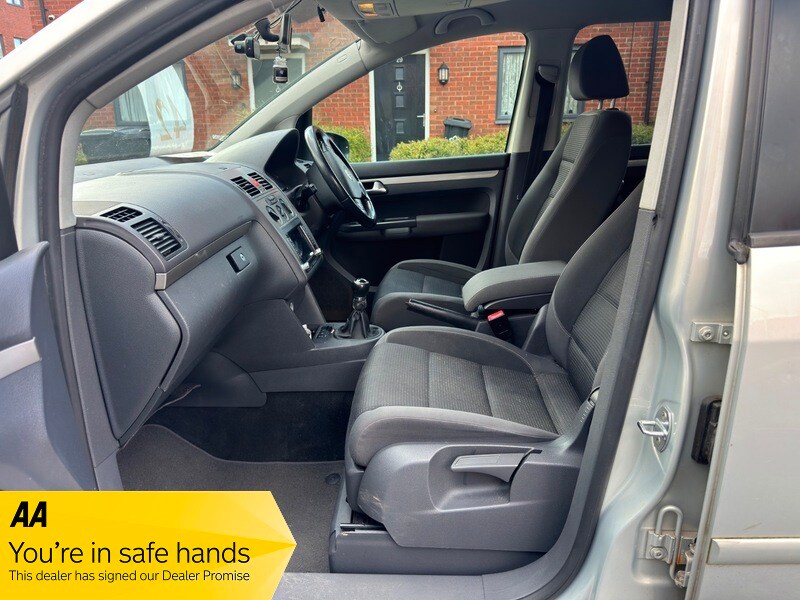 Used Volkswagen Touran 2010 for sale - 77720777: Photo 9