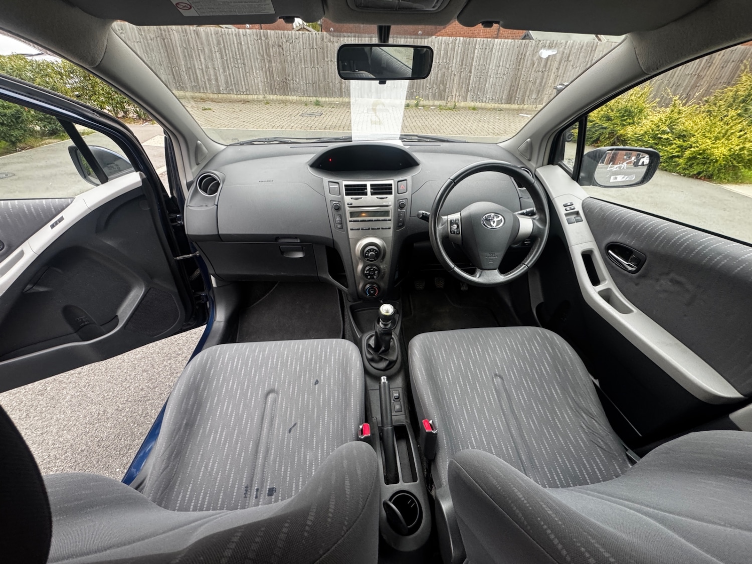 Used Toyota Yaris 2009 for sale - 76274883: Photo 12