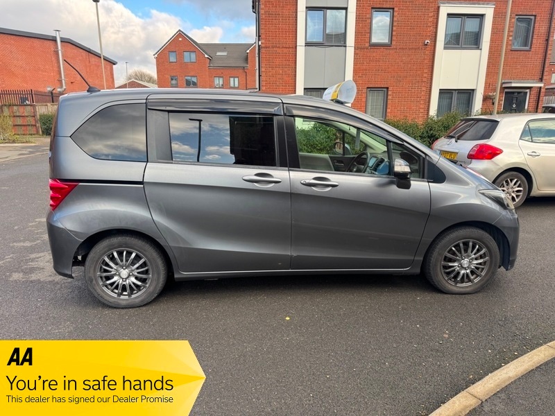 Used Honda Freed 2010 for sale - 77724624: Photo 4