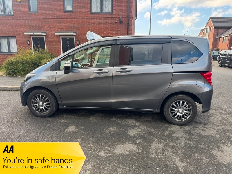 Used Honda Freed 2010 for sale - 77724624: Photo 5