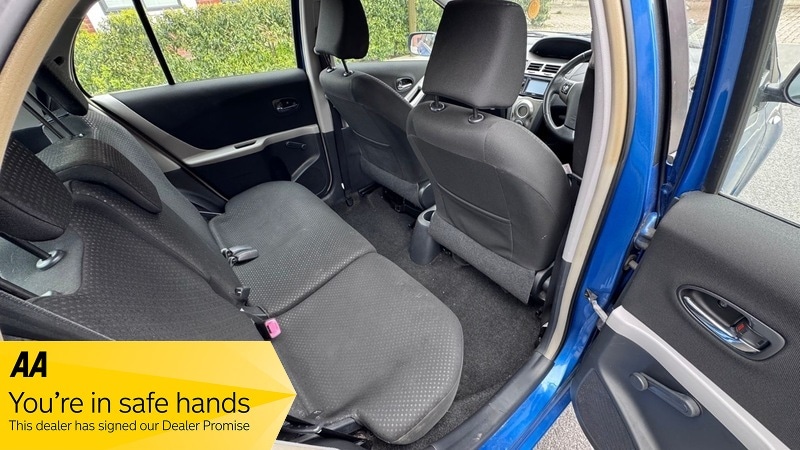 Used Toyota Yaris 2010 for sale - 78201418: Photo 9